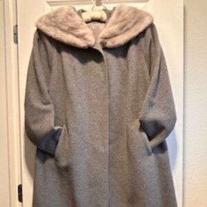 Vintage Einiger cashmere pea/coat/cape with faux collar